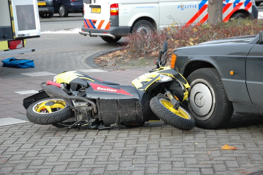 ongeluk-auto-scooter02